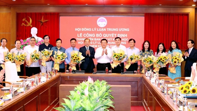 Công bố quyết định thành viên Ban Thư ký khoa học Hội đồng Lý luận Trung ương