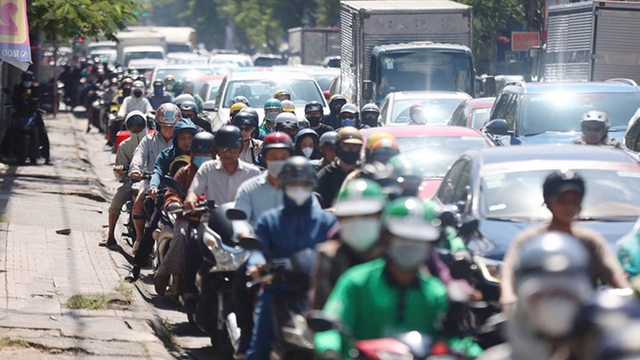Chi tiết mức hỗ trợ dự kiến khi Hà Nội thí điểm cấm xe xăng ở Vành đai 1