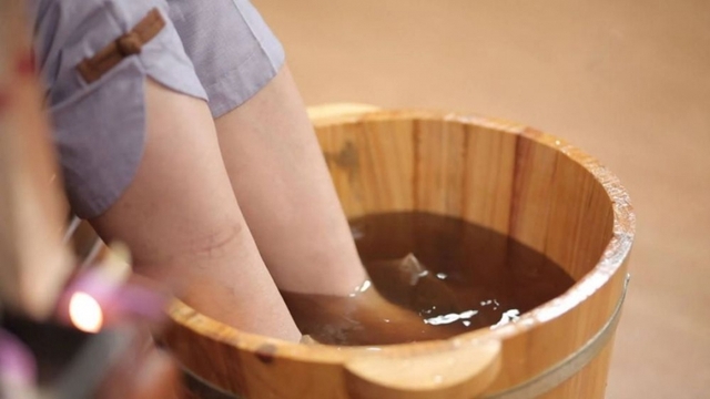 Ngâm chân nước gừng có tốt cho sức khỏe? Cách làm dễ áp dụng tại nhà