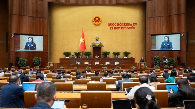 Xem xét, thông qua nghị quyết giảm thuế xăng dầu vào ngày 12/4