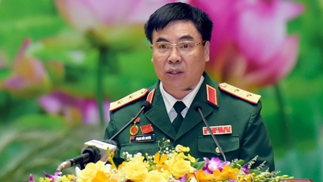 Kéo dài thời gian giữ chức vụ đối với 2 cán bộ thuộc Bộ Quốc phòng