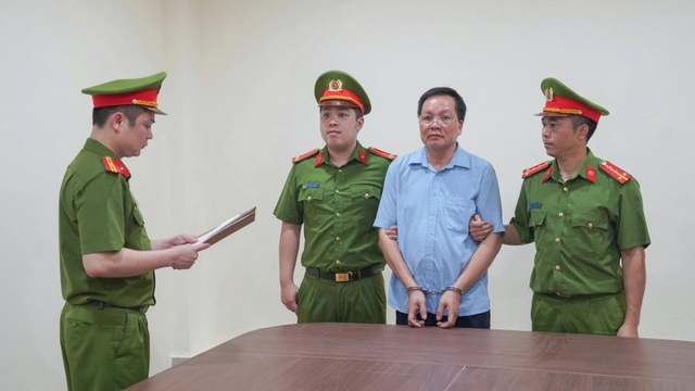 Bắt giám đốc, hiệu trưởng ở Phú Thọ “ăn chặn” tiền trợ cấp của người yếu thế