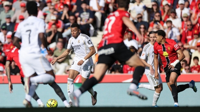 Kết quả bóng đá hôm nay 4/4: Real và Bayern chật vật trước "trận cầu đinh"