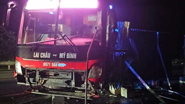 Tai nạn liên hoàn trên cao tốc Nội Bài – Lào Cai, 5 người bị thương