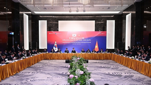 Thủ tướng Lê Minh Hưng và Tổng thống Hàn Quốc Lee Jae Myung dự Toạ đàm bàn tròn