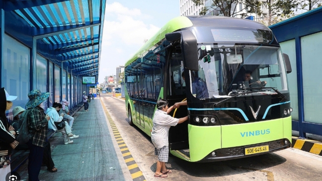 Kỳ vọng gì từ việc TPHCM dự kiến miễn phí xe buýt từ tháng 5 tới?