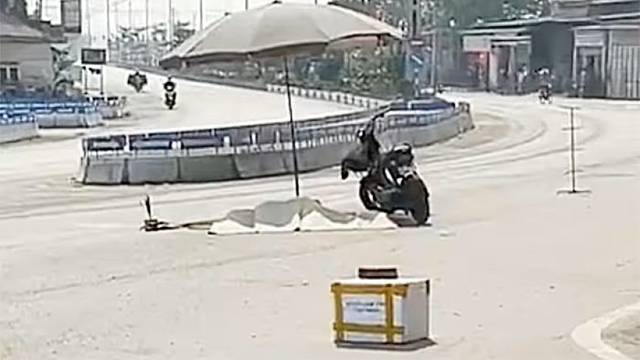 Xe tang lễ va chạm với xe máy điện tại Nghệ An, 1 người tử vong