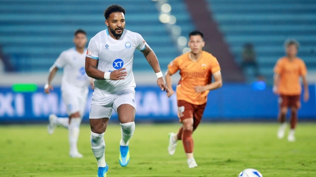 Trọng tài từ chối phạt đền của Xuân Son có nguy cơ bị treo còi