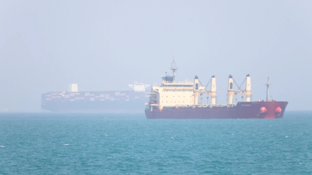 Thời sự quốc tế trưa 31/5: Mỹ phóng tên lửa vô hiệu hóa tàu hàng hướng tới Iran