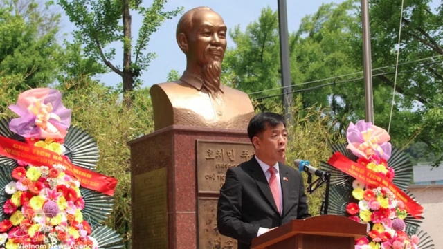 President Ho Chi Minh honoured in RoK on 136th birth anniversary