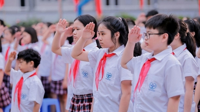 Trường chuyên là nơi đào tạo nhân tài, không phải vì số lượng visa du học