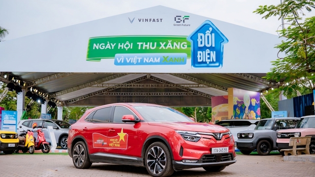 VinFast bán ra 24.774 xe ô tô điện trong tháng 4 - dẫn đầu thị trường Việt Nam