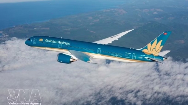 Vietnam's domestic airfares rise 15-20% on fuel crunch