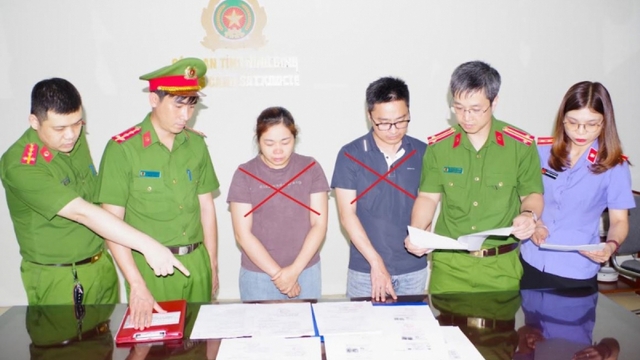 Khởi tố cặp đôi làm giả hồ sơ mua nhà ở xã hội