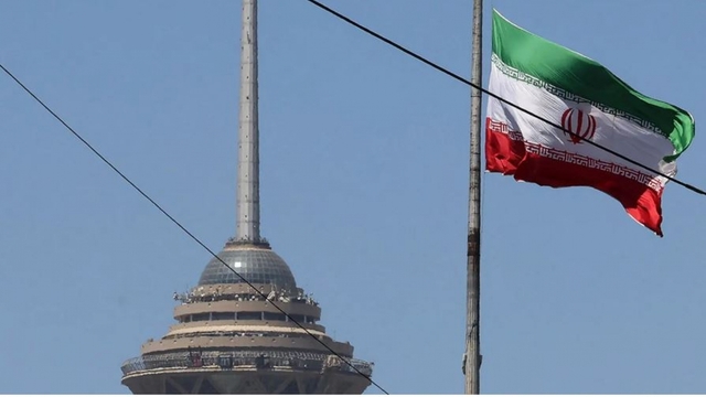 Iran tuyên bố đánh bại Mỹ và giành “chiến thắng vĩ đại”