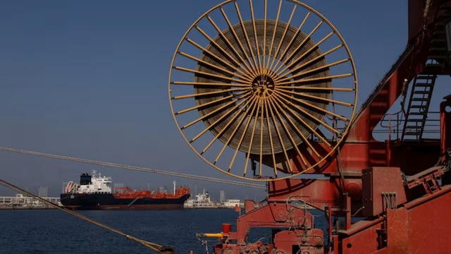 Giá xăng dầu hôm nay 24/5: Giá dầu neo cao vì lo ngại đàm phán Mỹ - Iran bế tắc