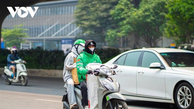 Thời tiết hôm nay 12/5: Hà Nội nắng nóng, chiều tối có mưa dông cục bộ