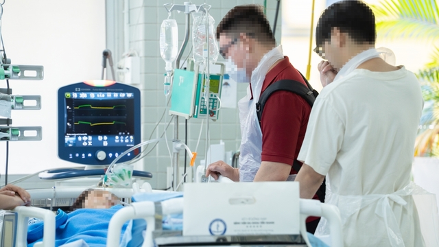 12 cuộc đời được hồi sinh từ 2 người hiến tạng chết não