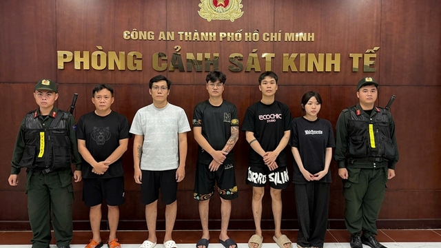 Danh tính 5 đối tượng buôn bán hàng cấm hơn 20 tỷ đồng