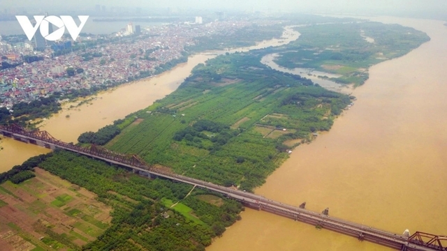 Thống nhất di dời dân ngoài đê, tái thiết không gian hai bên sông Hồng qua Hà Nội