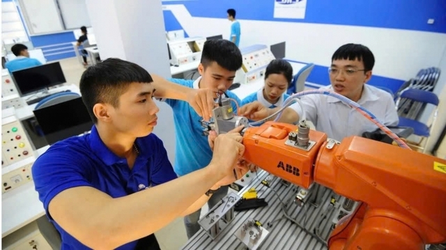 Phát triển con người Việt Nam trong kỷ nguyên số
