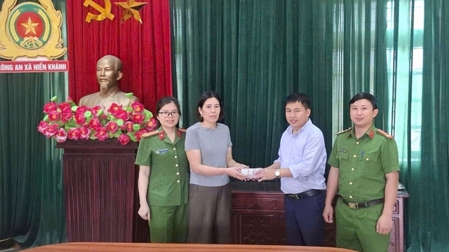 Trả lại 198 triệu đồng cho người chuyển khoản nhầm