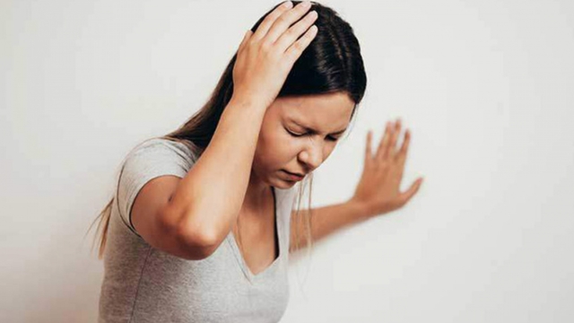 Đau đầu kéo dài có phải u não? Dấu hiệu cảnh báo cần đi khám ngay