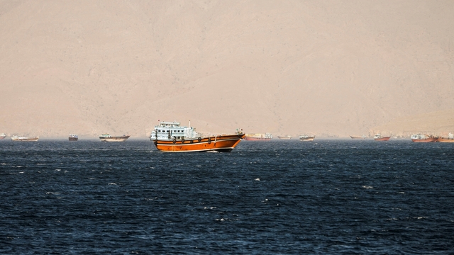 Eo biển Hormuz chưa thoát khỏi vòng phong tỏa sau hơn 90 ngày tê liệt