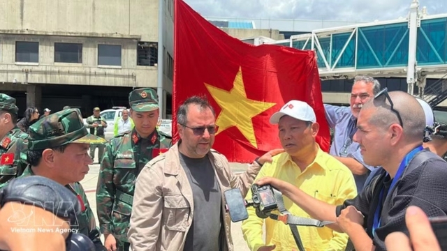 Venezuela’s Acting President thanks Vietnam for 124-strong quake rescue team