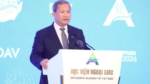 Cambodian PM wraps up official visit to Vietnam, attendance at AFF 2026