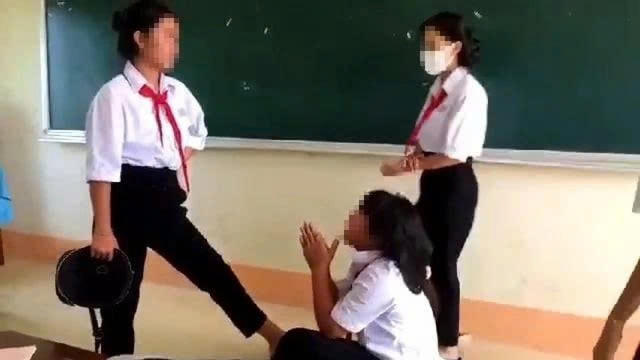 Bạo lực học đường không chỉ bắt đầu ở cổng trường