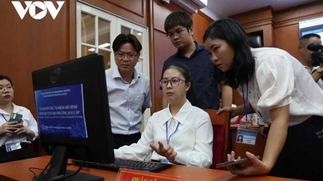 Gỡ vướng mắc cho chính quyền địa phương 2 cấp: Cần quan tâm cán bộ cơ sở