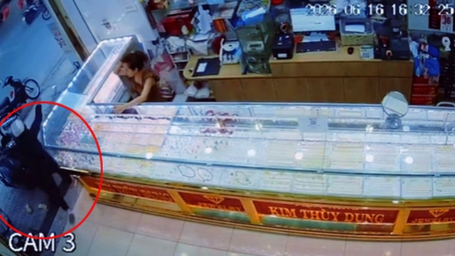 Phá nhanh vụ cướp tiệm vàng ở TP.HCM, tóm gọn đối tượng giả danh khách mua hàng