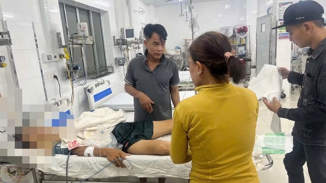 Người đàn ông bị người tình đâm nguy kịch