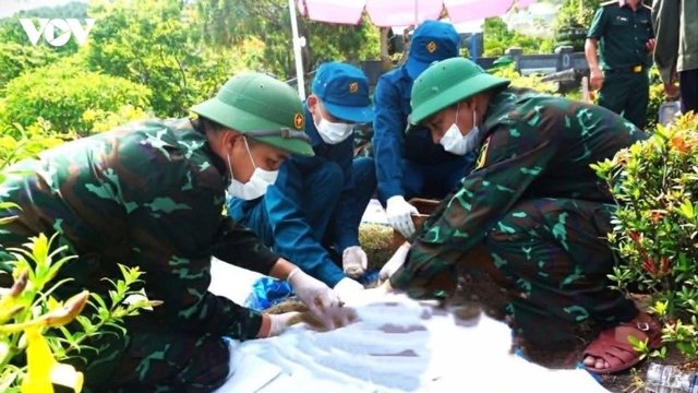 Hue collects DNA samples from 1,456 unidentified war martyrs' graves
