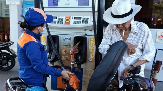 Scientific evidence help build confidence on E10 biofuel: Experts
