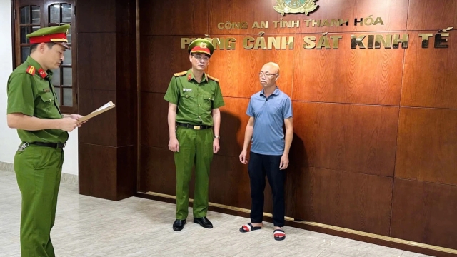 Khởi tố đối tượng sản xuất, buôn bán hàng giả quy mô lớn