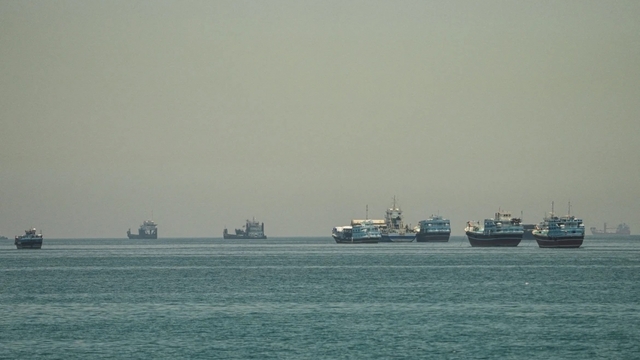 Iran bác tin đạt thỏa thuận với Mỹ, lưu thông qua eo Hormuz tê liệt