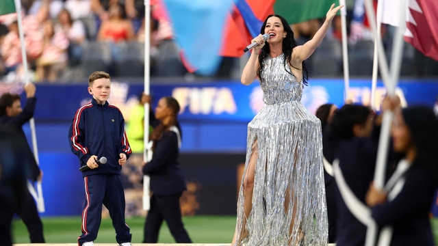 Katy Perry gây sốt World Cup 2026: Visual bùng nổ, khoảnh khắc tình tứ gây bão