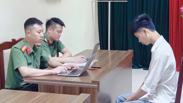 TikToker "Khuê Ơi Dậy Đi" bị phạt vì đăng video phân biệt vùng miền