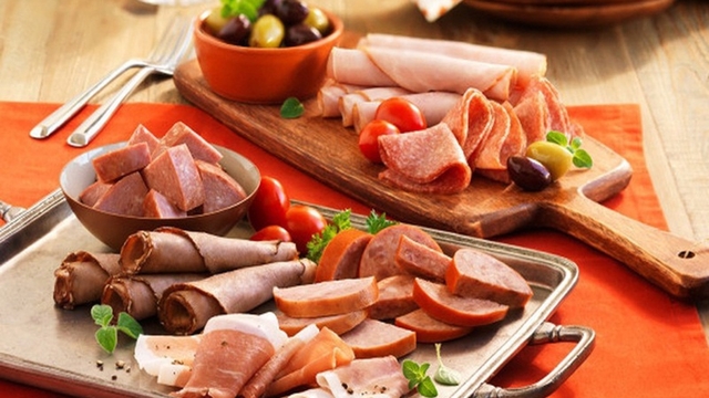 Người thoái hóa cột sống lưng cần tránh những món ăn nào?