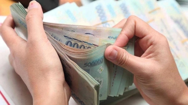 Lương tối thiểu: Thận trọng xem xét điều chỉnh trong thời gian tới