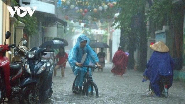 Thời tiết hôm nay 1/7: Hà Nội mưa rào, Bắc Bộ cảnh báo mưa lớn cục bộ