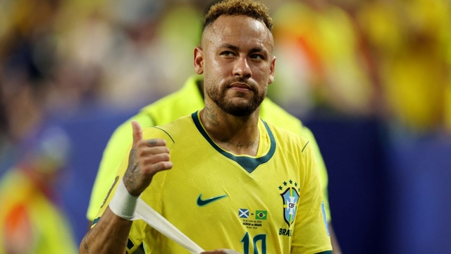Neymar sánh ngang Pele sau trận Scotland 0-3 Brazil