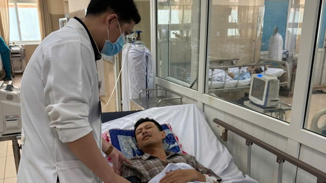 Một người dân Vĩnh Long bị sét đánh trên bãi nuôi ngao được cứu sống