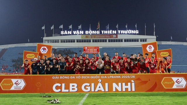 HLV Popov viết tâm thư sau khi Thể Công Viettel giành vị trí Á quân V-League