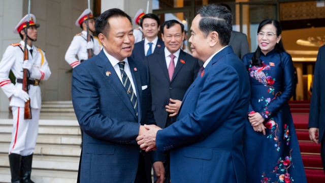 Chủ tịch Quốc hội Trần Thanh Mẫn hội kiến Thủ tướng Vương quốc Thái Lan