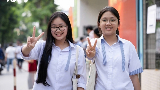 Chiều nay (25/6), học sinh Hà Nội bắt đầu xác nhận nhập học lớp 10