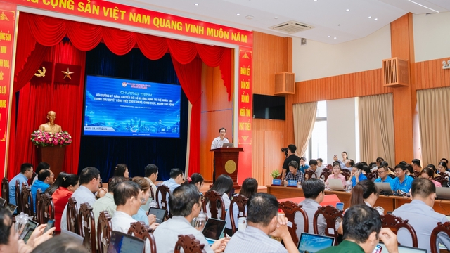 Mặt trận TP.HCM tăng tốc chuyển đổi số từ kỹ năng thực hành AI