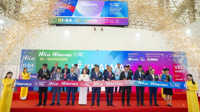 Hanoi hosts industrial exhibitions showcasing global manufacturing